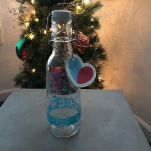 Love Bottle Fly Free